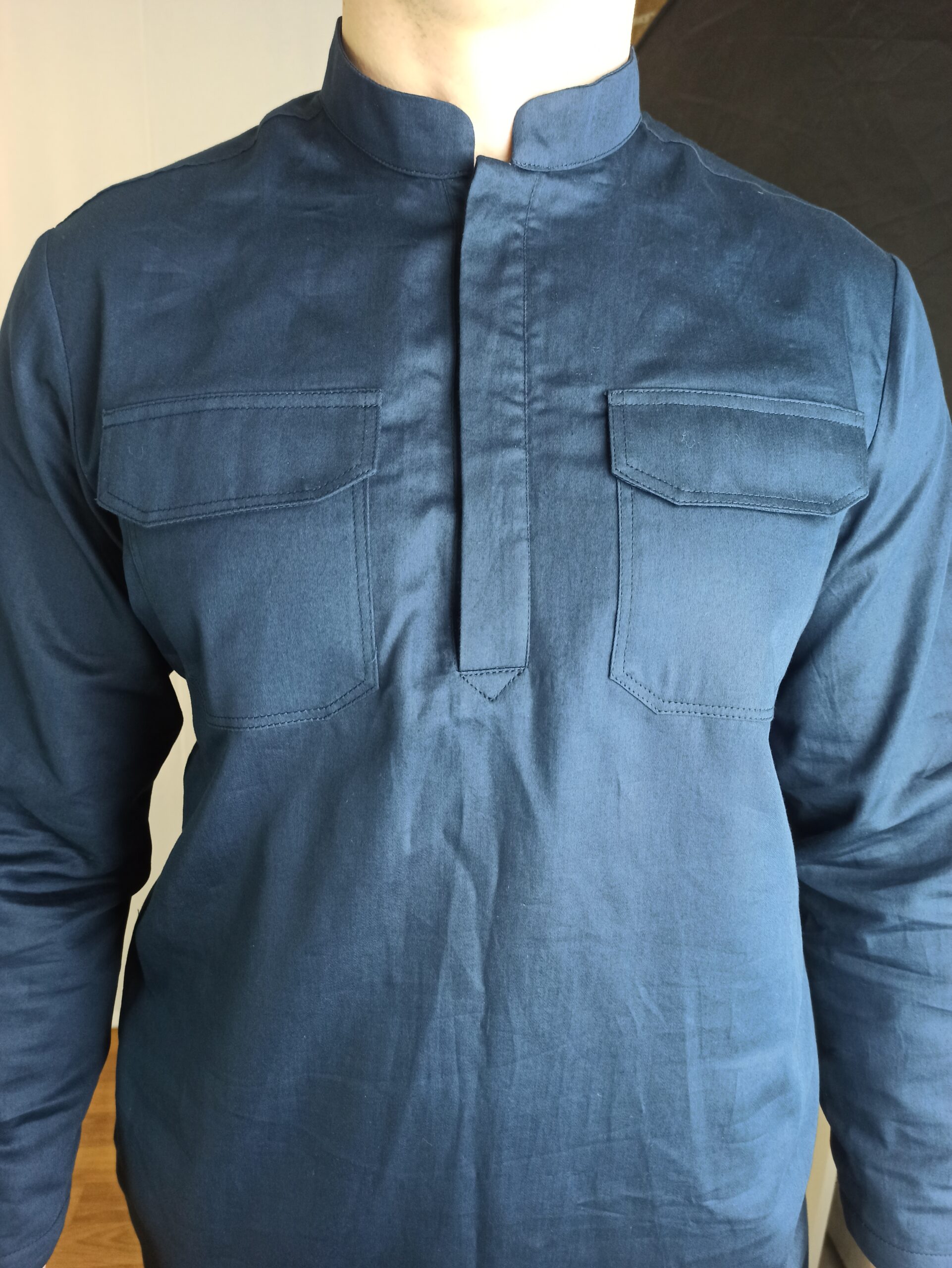 Абая чоловіча синього кольору